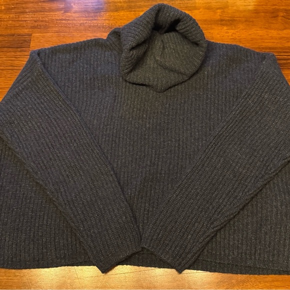 Madewell (Re)sourced Cashmere Turtleneck Sweater in Heather Night - Picture 6 of 7